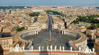 5 Reasons Why You Should Visit St Peter’s Square